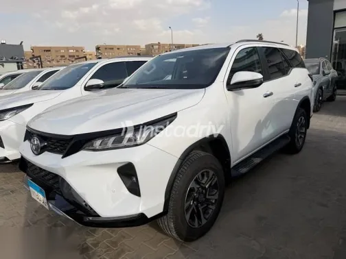 Toyota Fortuner 2025 White Used for Sale - 5