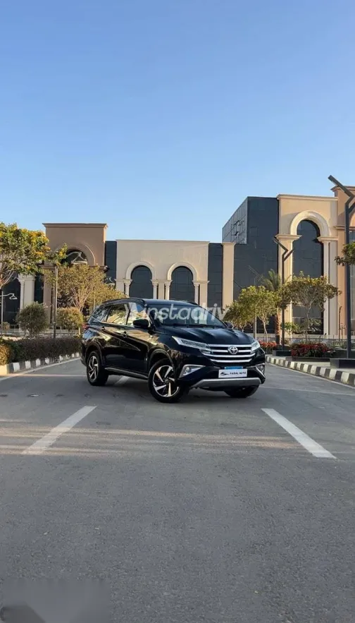 تويوتا رش 2019 أسود مستعملة للبيع - 1