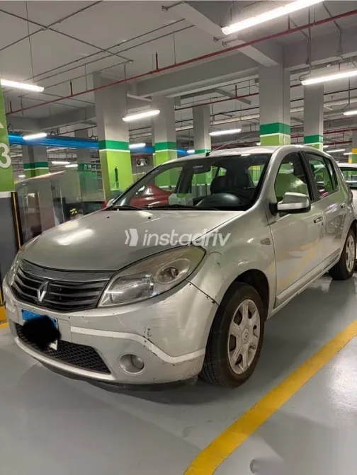 رينو سانديرو 2011 فضي مستعملة للبيع - 4