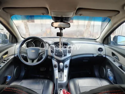 شيفروليه كروز 2010 أسود مستعملة للبيع - 4