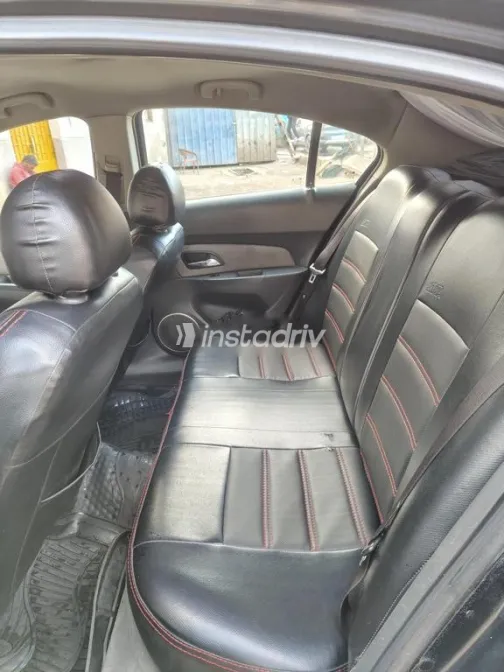 شيفروليه كروز 2010 أسود مستعملة للبيع - 5