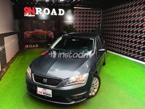 سيات توليدو 2015 رمادي مستعملة للبيع - 2