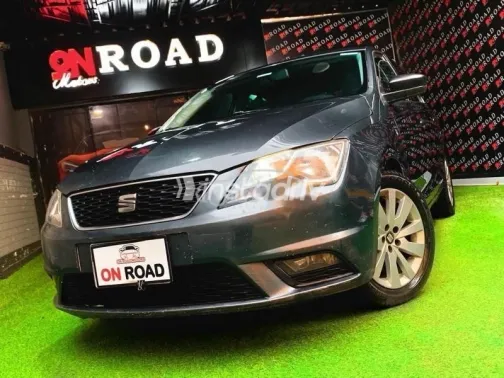 سيات توليدو 2015 رمادي مستعملة للبيع - 3