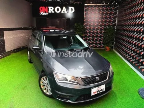 سيات توليدو 2015 رمادي مستعملة للبيع - 5