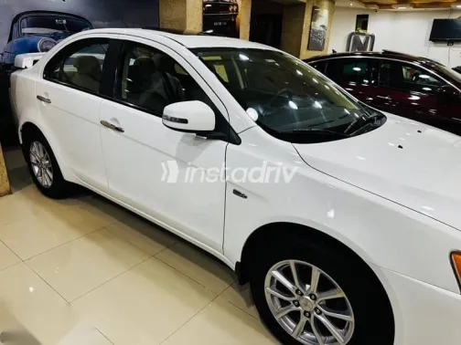 ميتسوبيشي لانسر 2017 أبيض مستعملة للبيع - 3