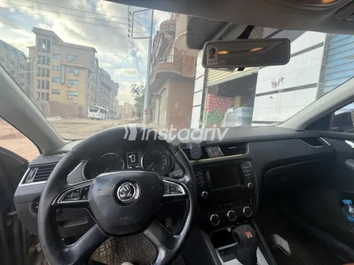 سكودا اوكتافيا A7 2015 بني مستعملة للبيع - 5