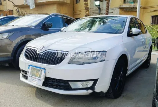 سكودا اوكتافيا 2015 أبيض مستعملة للبيع - 3