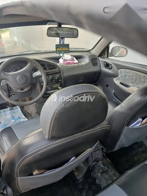 دايو لانوس 1999 ذهبي مستعملة للبيع - 5