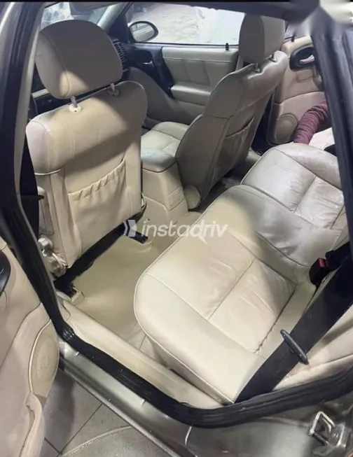 اوبل فيكترا 1997 ذهبي مستعملة للبيع - 3