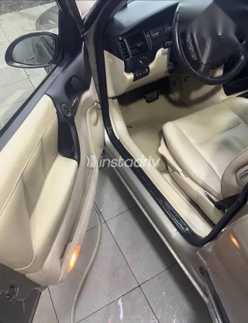 اوبل فيكترا 1997 ذهبي مستعملة للبيع - 4