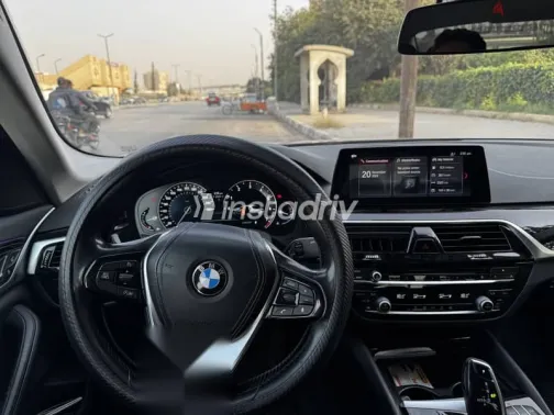 بي ام دبليو 520 2019 أسود مستعملة للبيع - 3