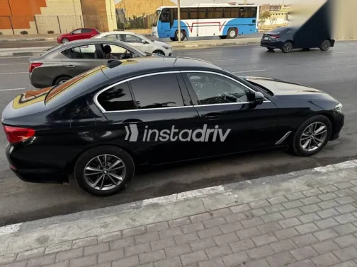 بي ام دبليو 520 2019 أسود مستعملة للبيع - 4
