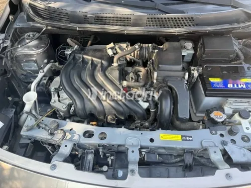 نيسان صنى 2015 فضي مستعملة للبيع - 4