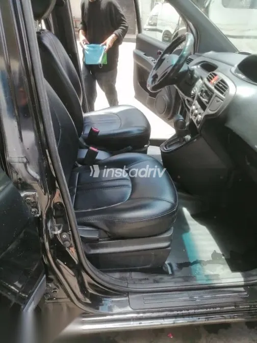 Hyundai Matrix 2002 Black Used for Sale - 7