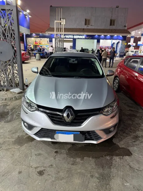 رينو ميجان 2021 أبيض مستعملة للبيع - 2