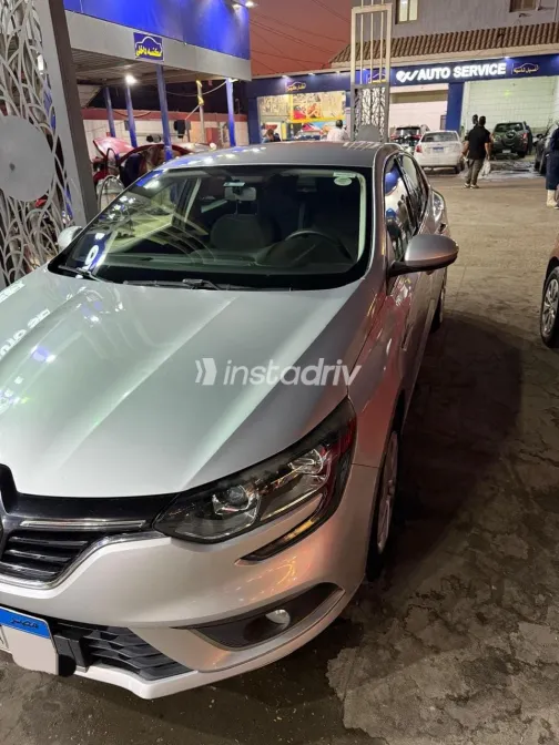 رينو ميجان 2021 أبيض مستعملة للبيع - 4