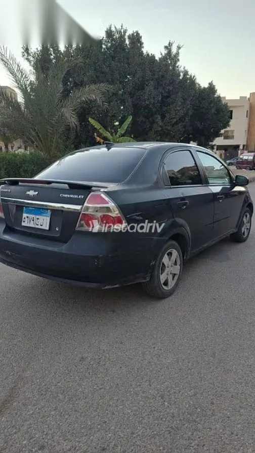 شيفروليه افيو 2014 أزرق غامق مستعملة للبيع - 3