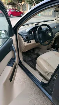 شيفروليه افيو 2014 أزرق غامق مستعملة للبيع