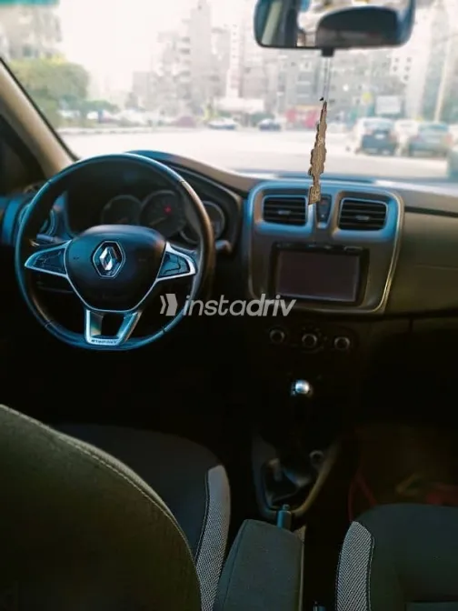 Renault Sandero 2018 Red Used for Sale - 7