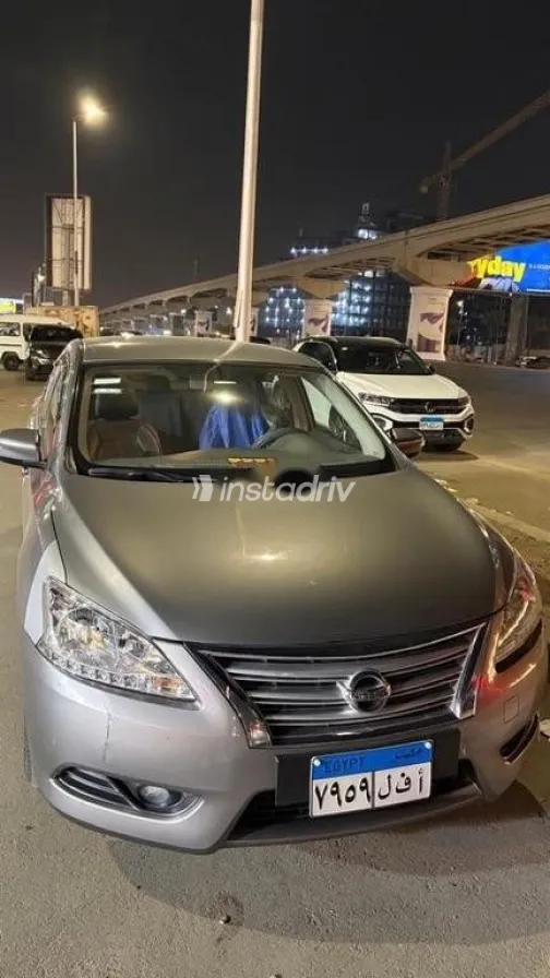 نيسان سنترا 2024 ذهبي مستعملة للبيع - 1