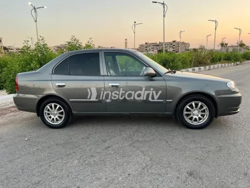 Hyundai Verna 2017 White Used for Sale - 1