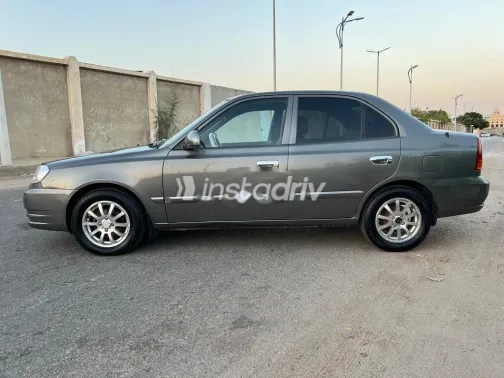 Hyundai Verna 2017 White Used for Sale - 3