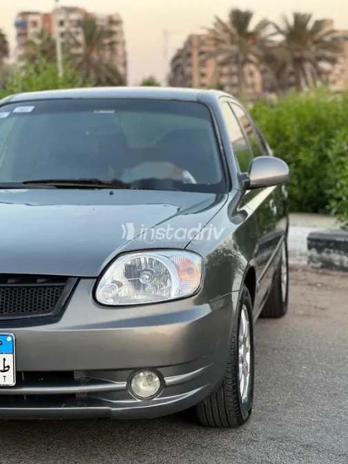 Hyundai Verna 2017 White Used for Sale - 5