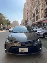تويوتا كورولا 2021 بني مستعملة للبيع