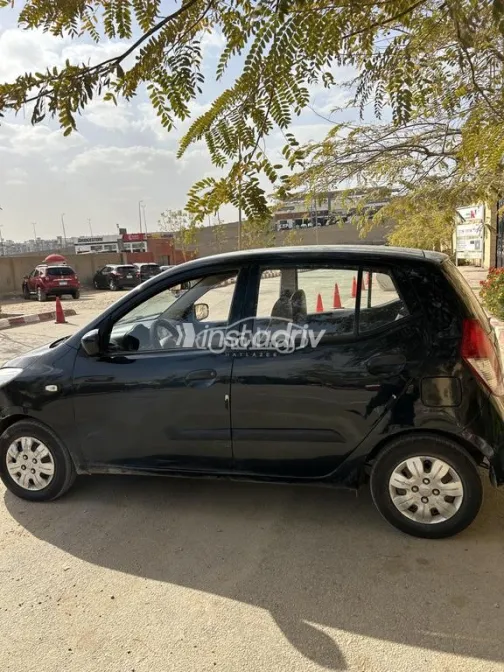 هيونداي I10 2010 أسود مستعملة للبيع - 3
