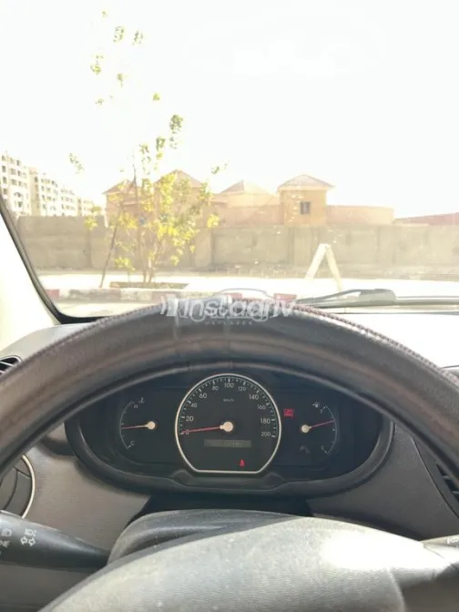 هيونداي I10 2010 أسود مستعملة للبيع - 5