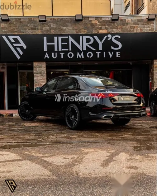 مرسيدس E 300 2025 أسود جديدة للبيع - 4