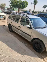 فولكس فاغن باراتى 2005 فضي مستعملة للبيع