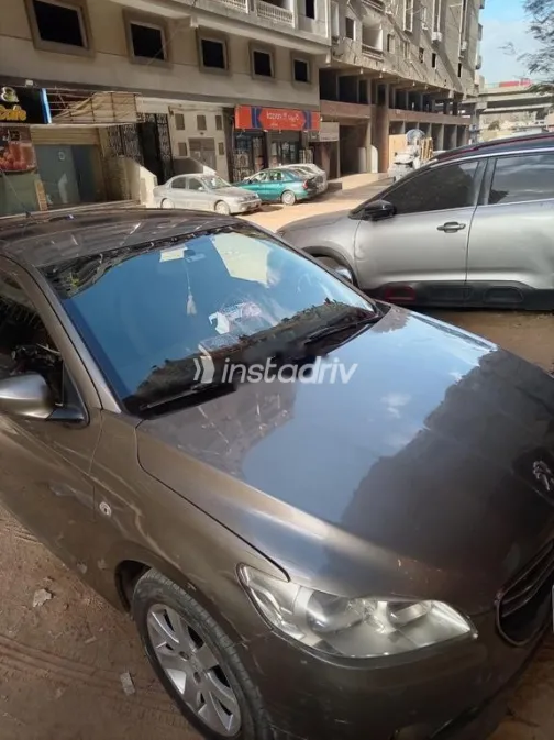 بيجو 301 2014 بني مستعملة للبيع - 4