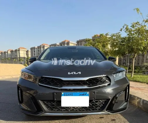 Kia Xceed 2025 White Used for Sale - 1