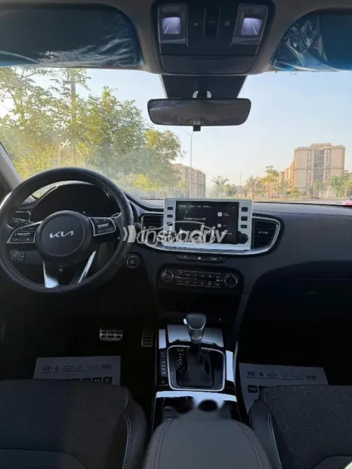 Kia Xceed 2025 White Used for Sale - 5