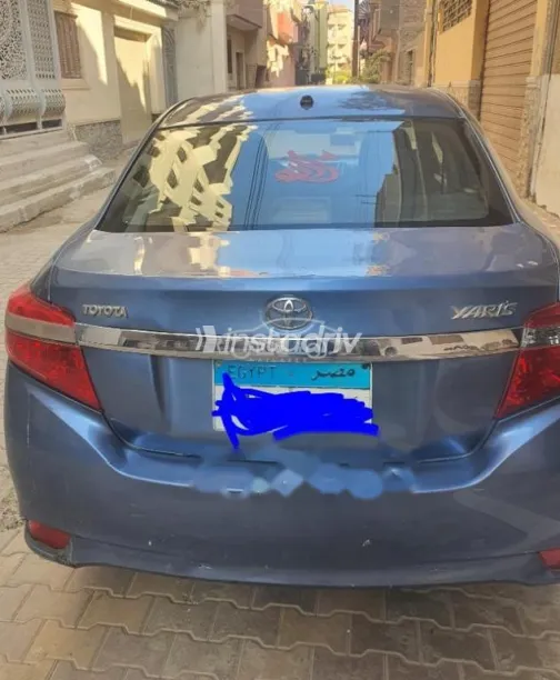 تويوتا ياريس 2014 أزرق مستعملة للبيع - 3