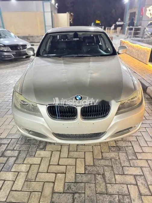 BMW 318 2011 Silver Used for Sale - 3