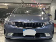 كيا سيراتو 2017 أزرق غامق مستعملة للبيع