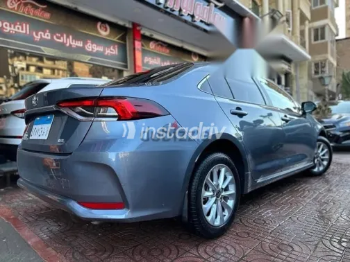 تويوتا كورولا 2021 أزرق غامق جديدة للبيع - 7