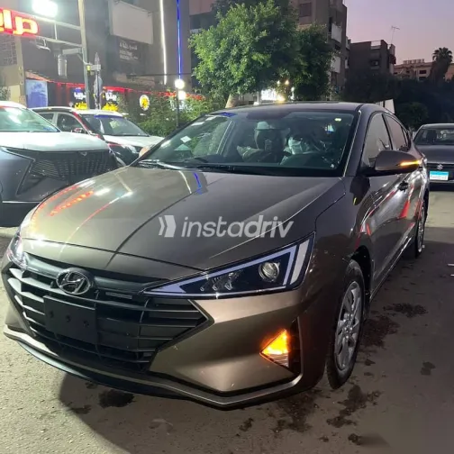 هيونداي إلنترا 2026 بني جديدة للبيع - 3