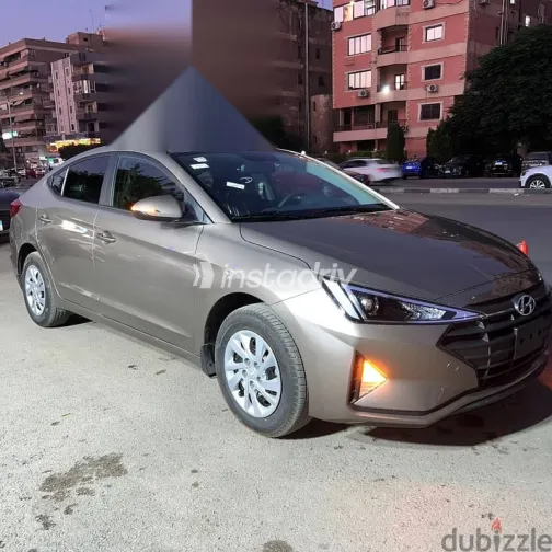هيونداي إلنترا 2026 بني جديدة للبيع - 4