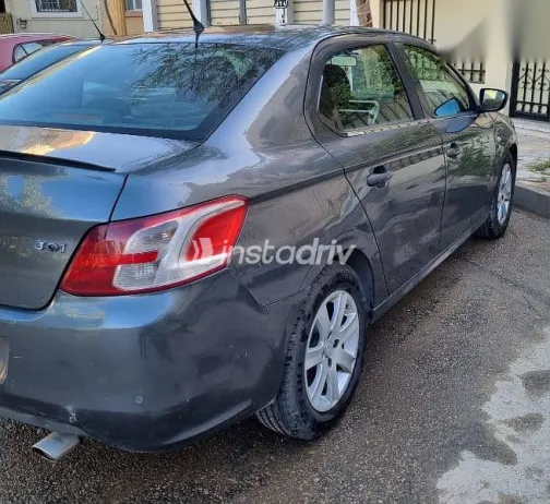 بيجو 301 2015 رمادي مستعملة للبيع - 2