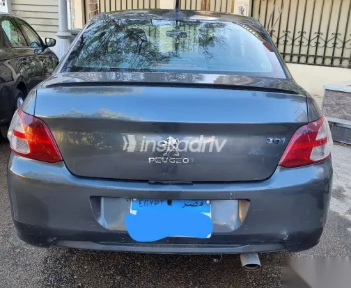 بيجو 301 2015 رمادي مستعملة للبيع - 3
