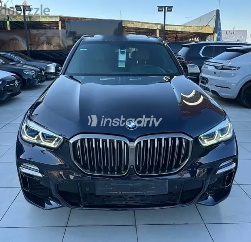 بي ام دبليو X5 2020 أزرق غامق مستعملة للبيع - 1