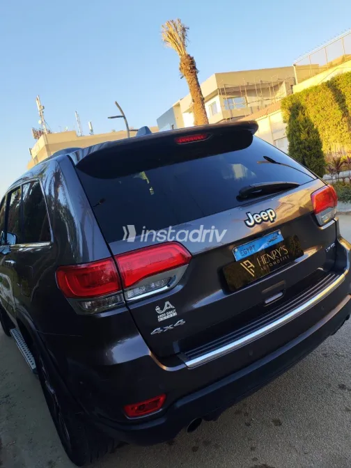 جيب جراند شيروكي 2018 أبيض مستعملة للبيع - 9