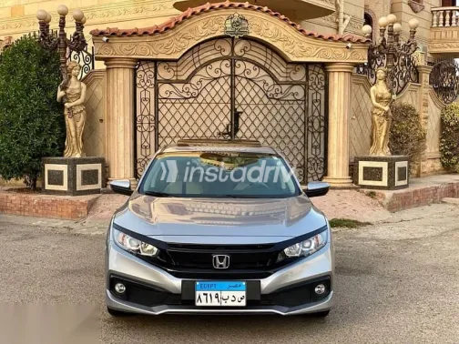 هوندا سيفك 2020 فضي مستعملة للبيع - 1