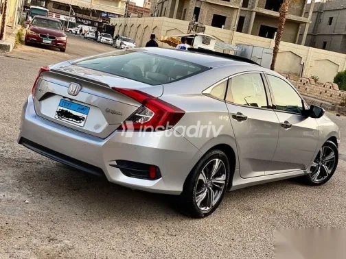 هوندا سيفك 2020 فضي مستعملة للبيع - 3