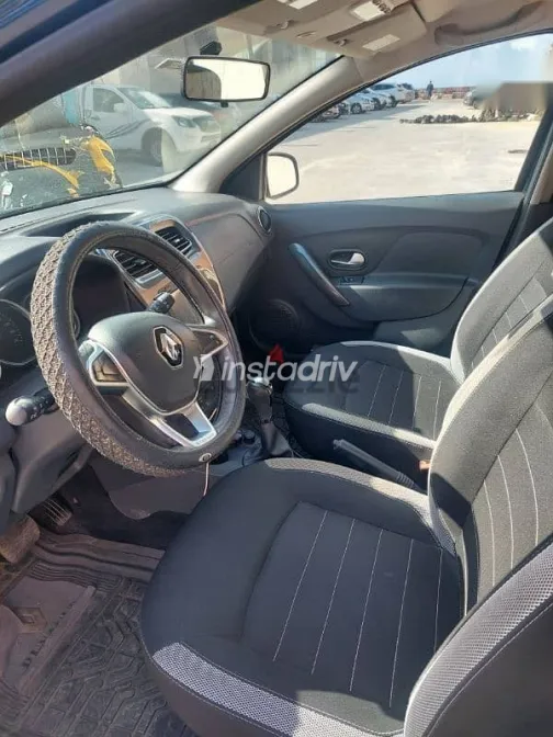 رينو سانديرو 2019 أزرق غامق مستعملة للبيع - 3