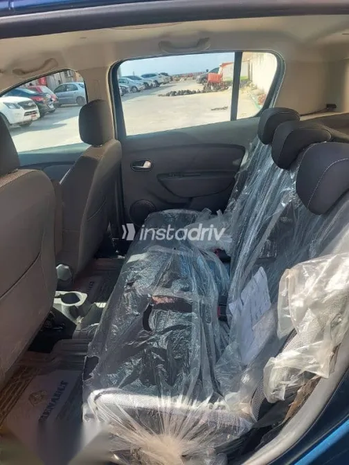 رينو سانديرو 2019 أزرق غامق مستعملة للبيع - 4