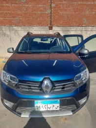 رينو سانديرو 2019 أزرق غامق مستعملة للبيع